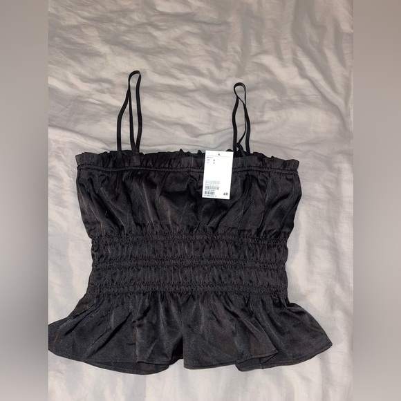 Brand new H&M tank top! (With the tag still on) - Picture 4 of 5